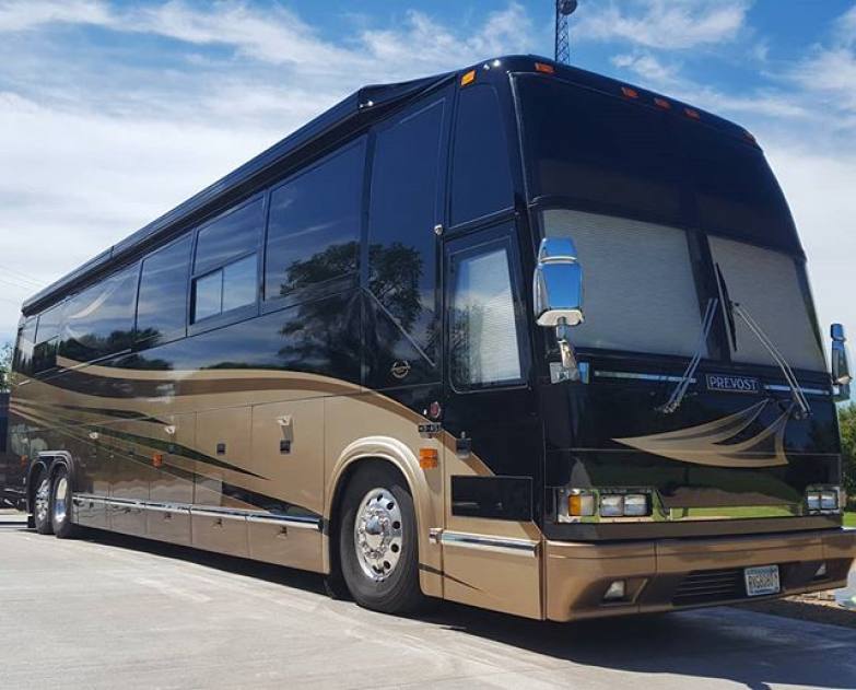 2002 Garage kept, heavily updated Prevost Marathon H3-45!